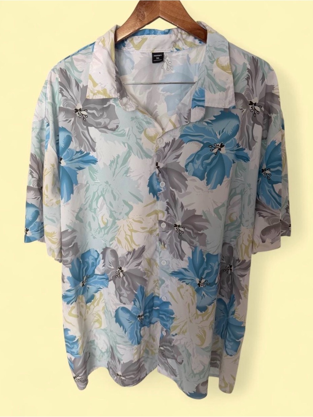 Men's Light Blue Floral Short-Sleeve Button-Down Shirt - Casual Beach Style
